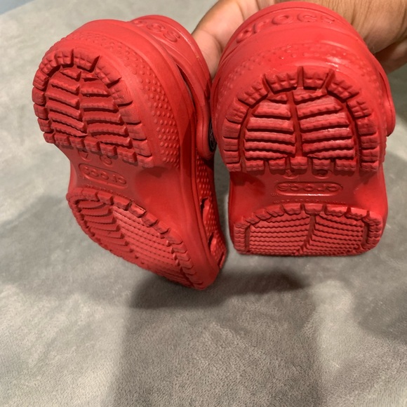 Red baby Crocs - Picture 4 of 6